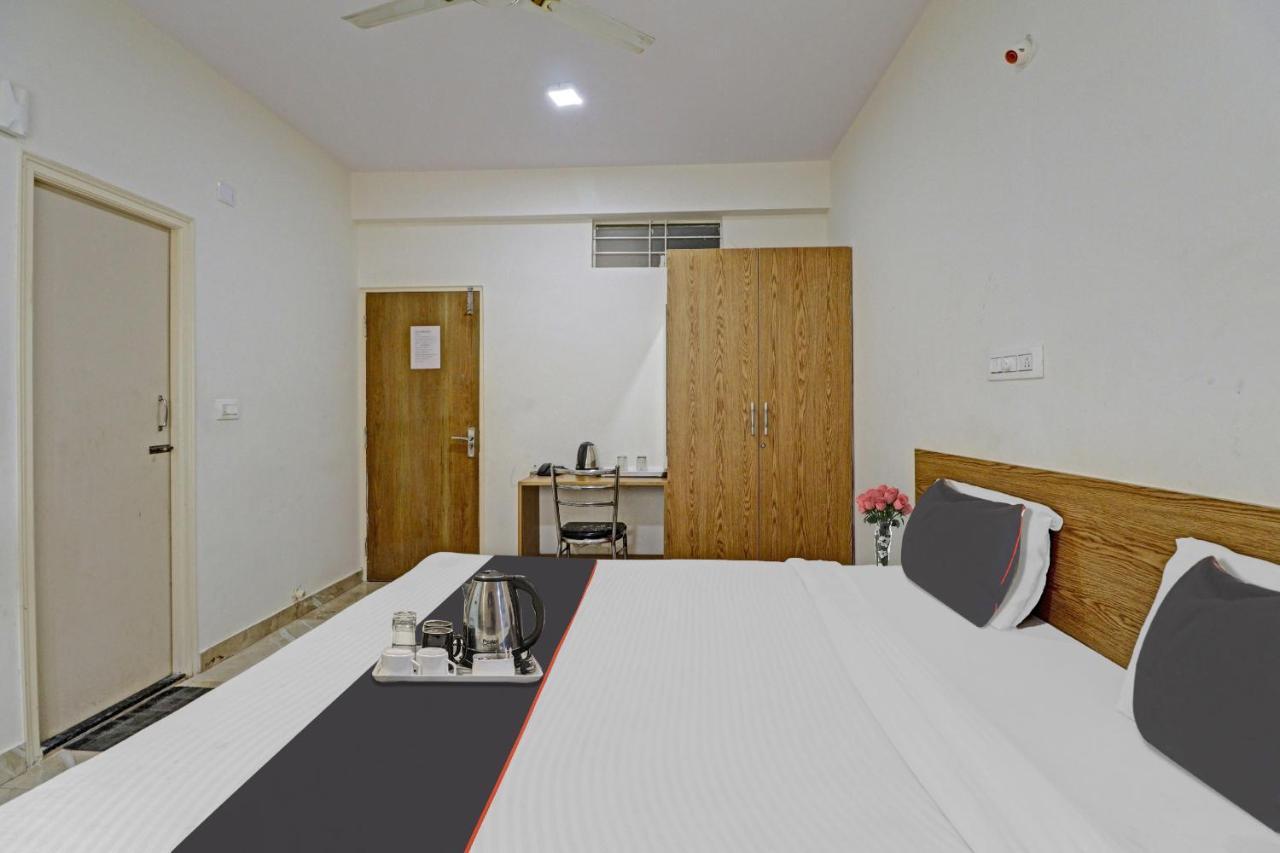 Flagship Sri Sai Comforts Hotel Bangalore Exterior foto
