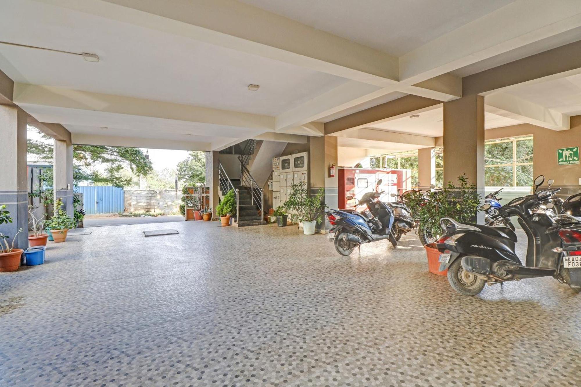 Flagship Sri Sai Comforts Hotel Bangalore Exterior foto