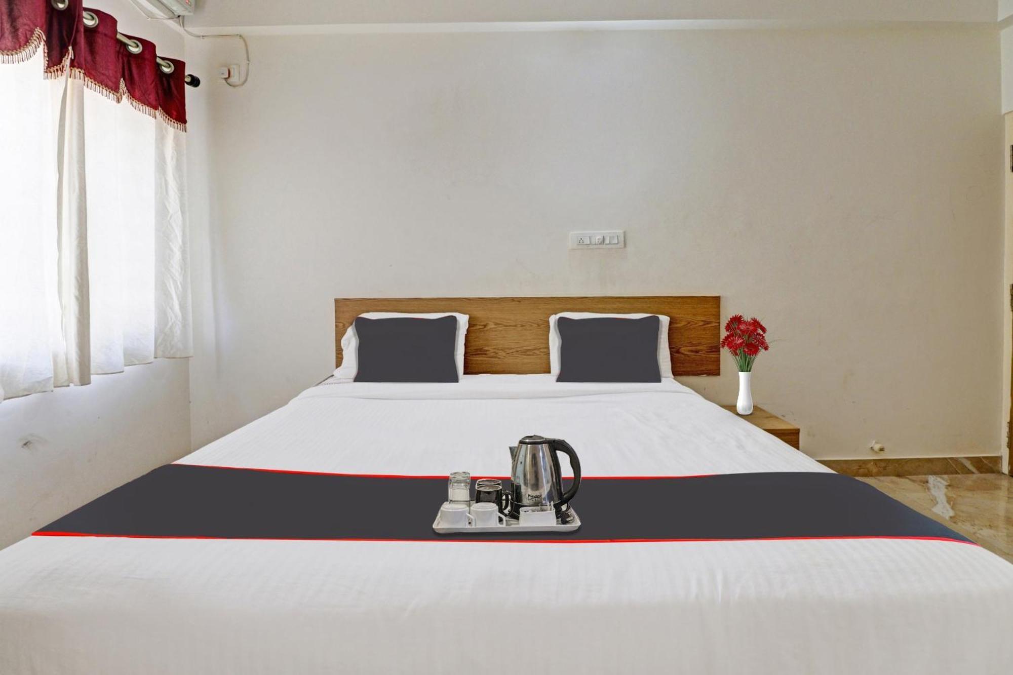 Flagship Sri Sai Comforts Hotel Bangalore Exterior foto