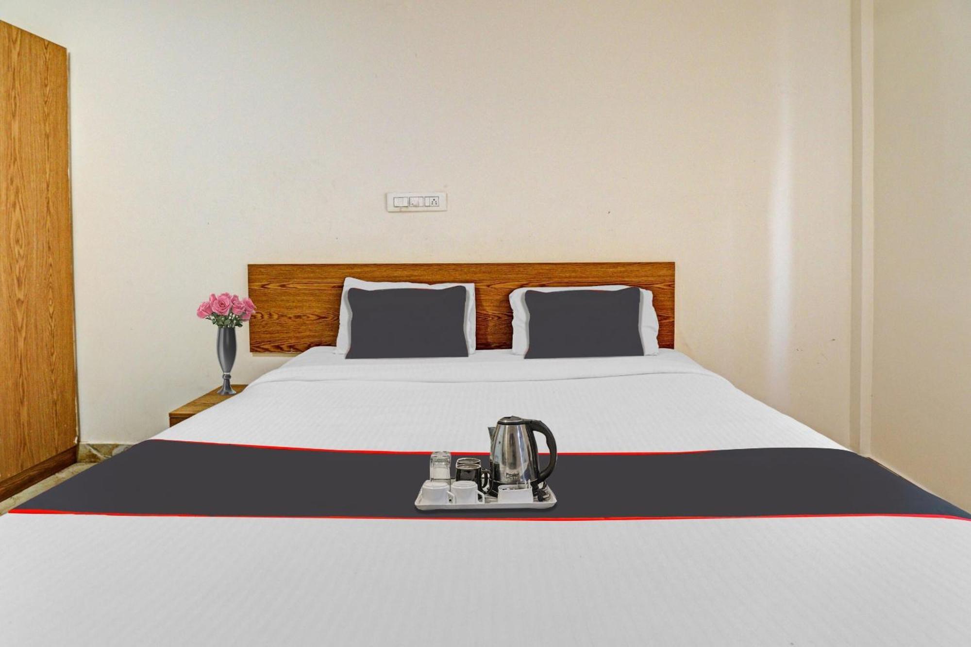 Flagship Sri Sai Comforts Hotel Bangalore Exterior foto