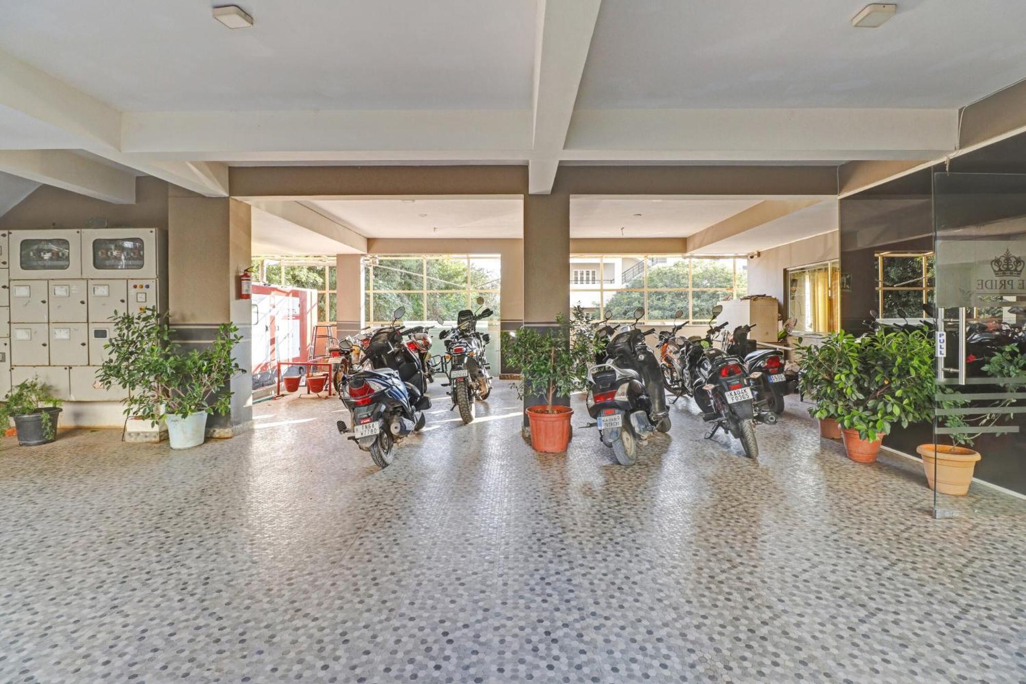 Flagship Sri Sai Comforts Hotel Bangalore Exterior foto